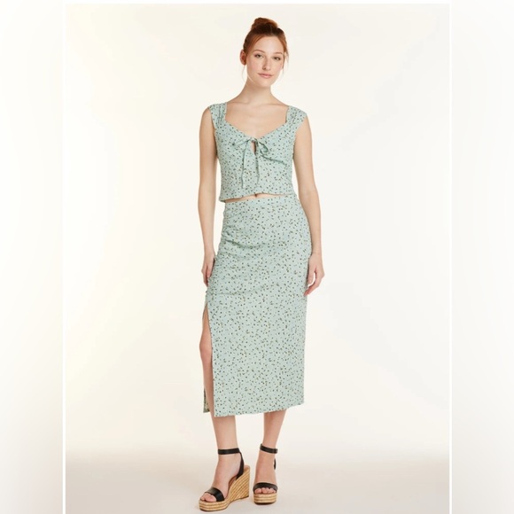 No Boundaries Juniors' L 11-13 Pucker Top and Skirt Set, 2 -Piece, Jade Delight - Picture 1 of 11